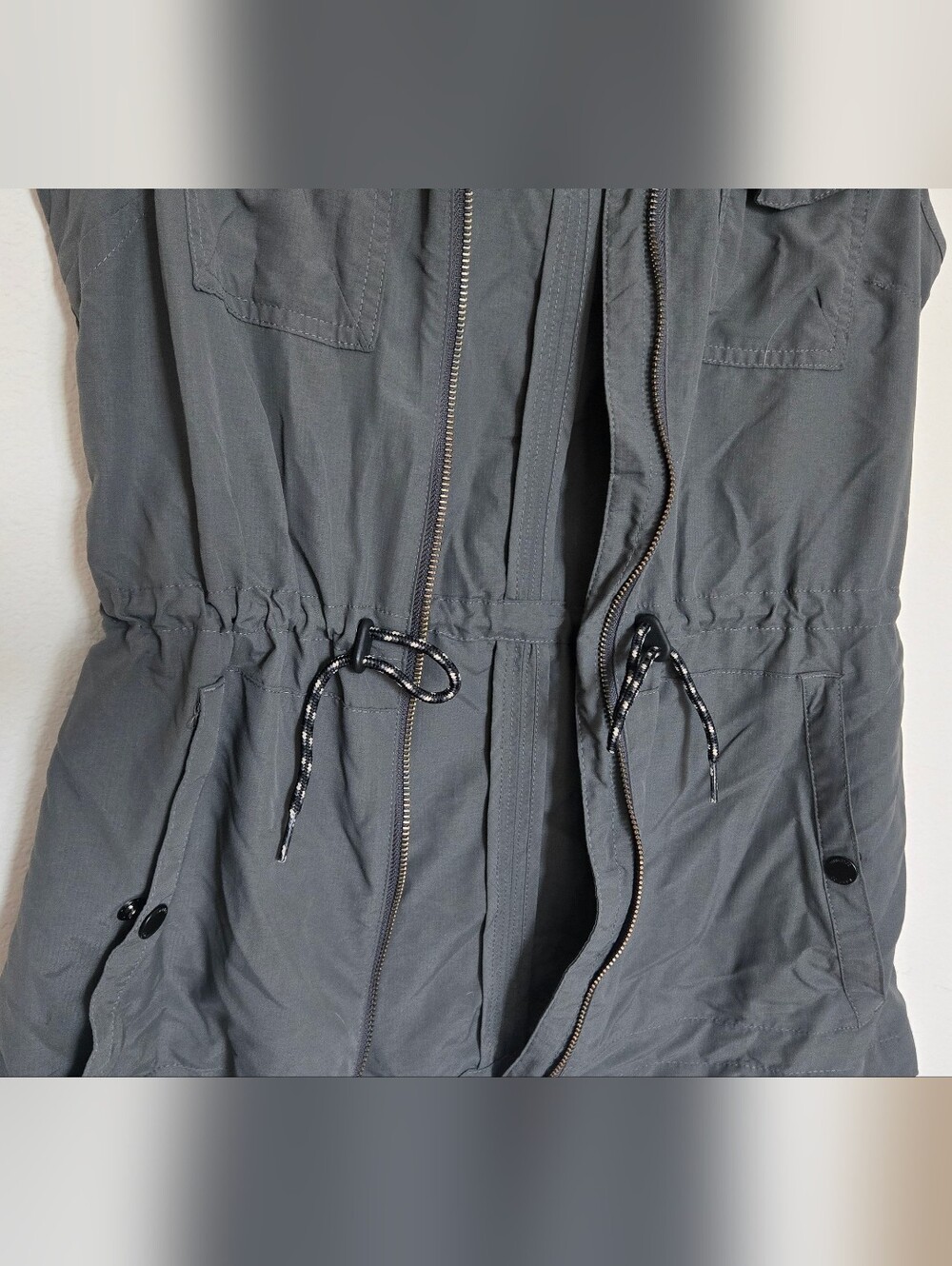 Columbia Gray Lightweight Hooded Utility Vest SPF 50 - Picture 5 of 6